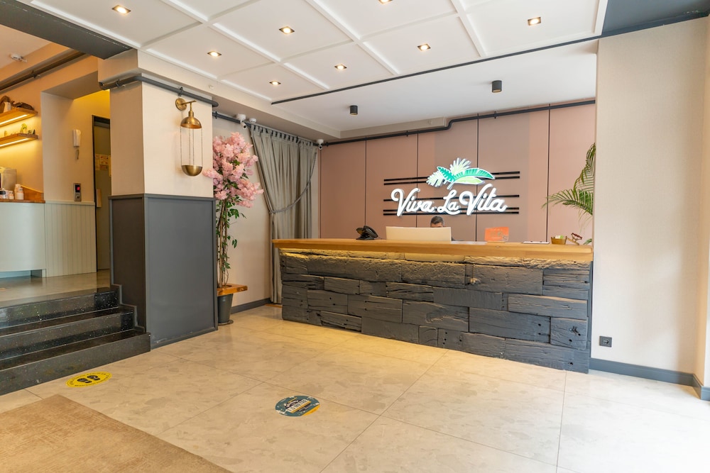 Viva La Vita Hotel Bornova 6/40