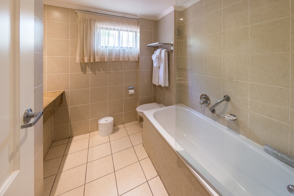 Courtyard Hotel Rosebank 26/47