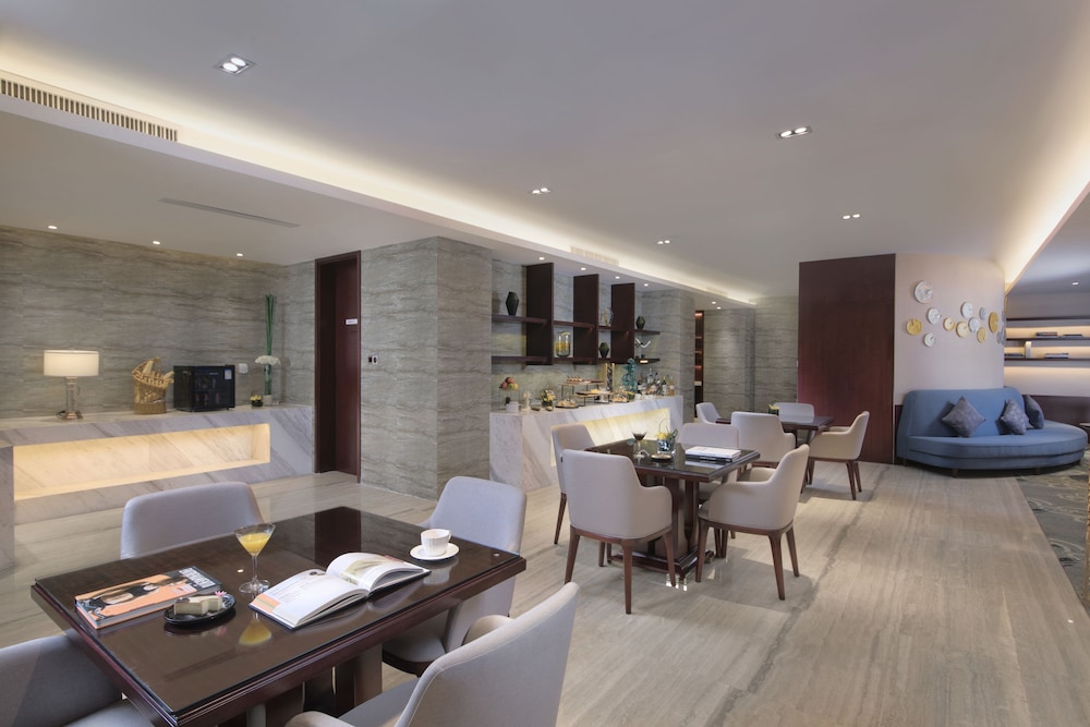 Huayou New Century Grand Hotel 32/50