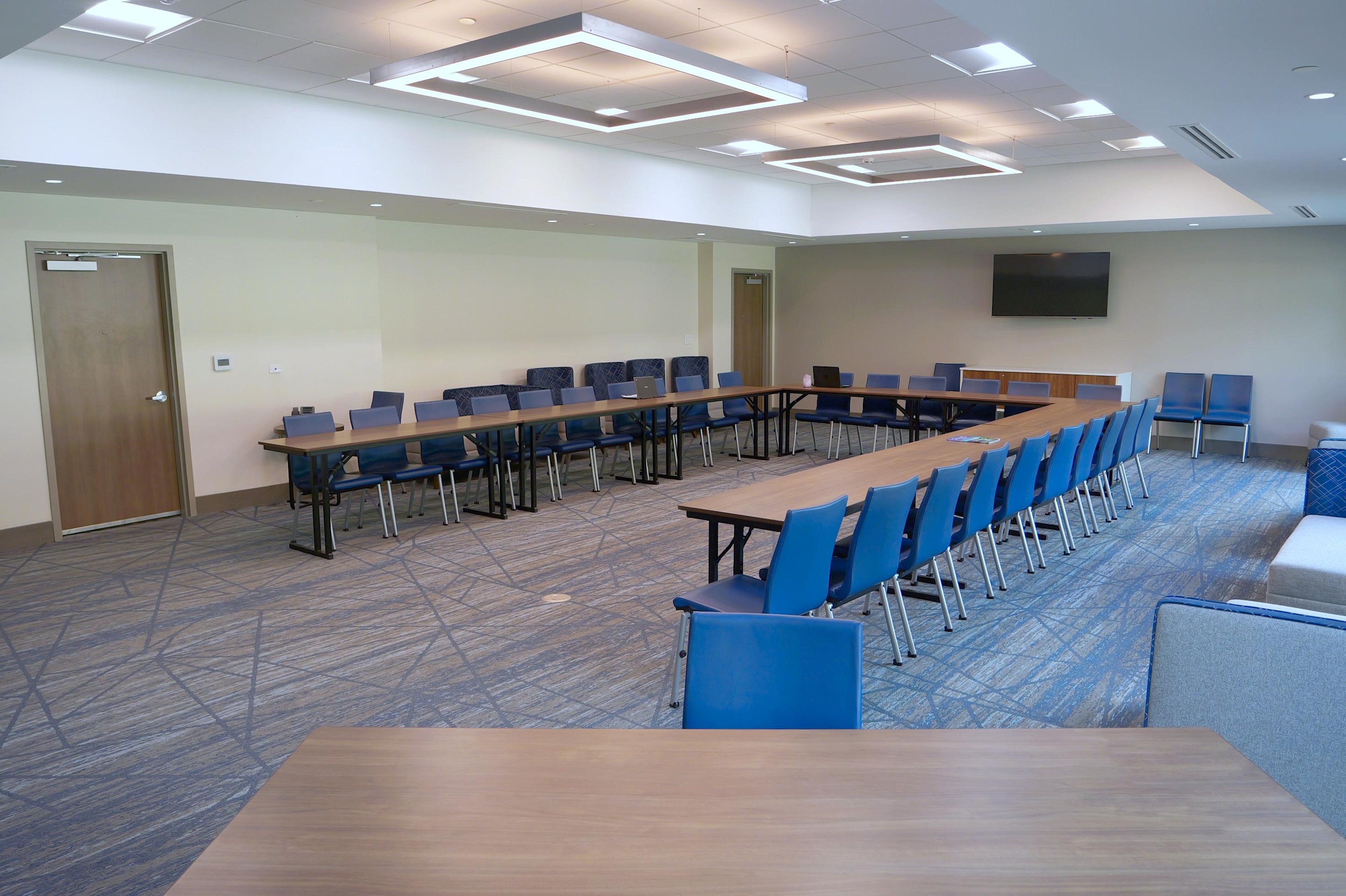Holiday Inn Express & Suites DIAMOND 47/59