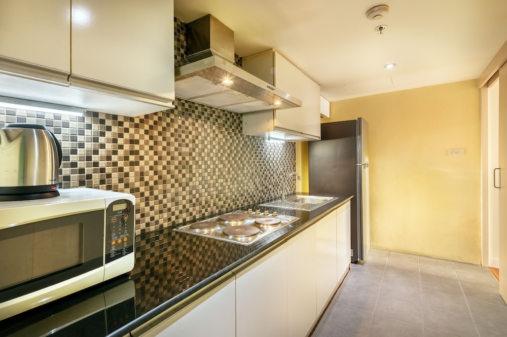 Bandara Silom Suites, Bangkok 76/78