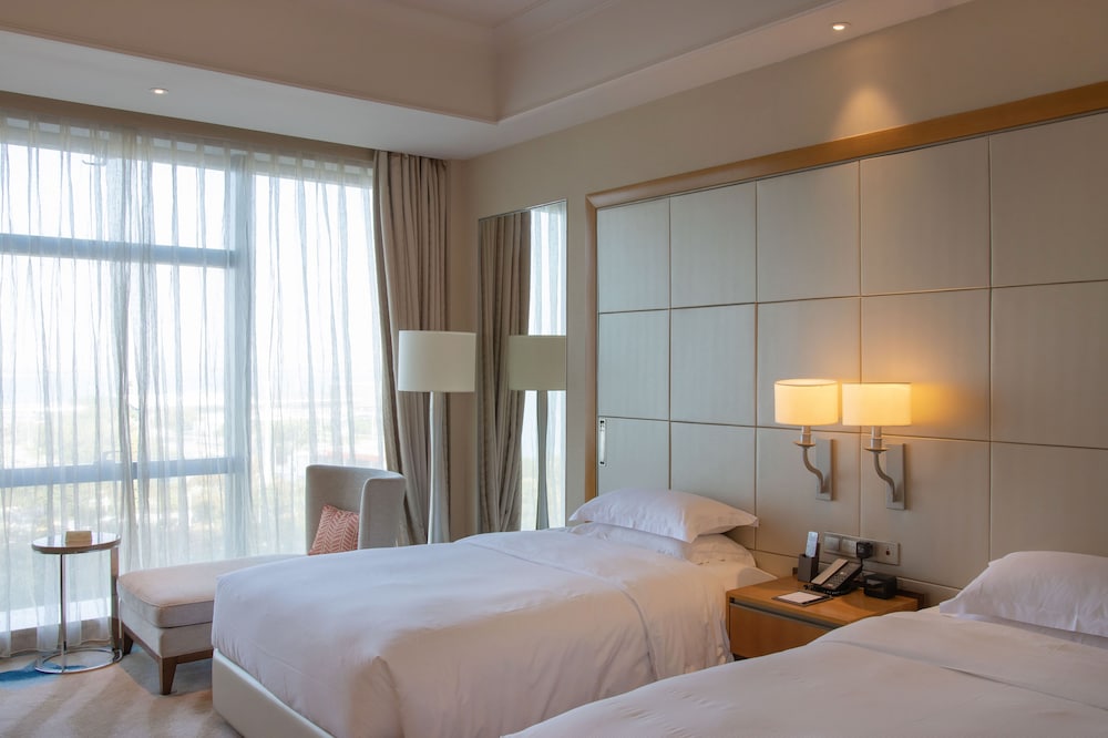 GUEST ROOM, TWIN BEDS, ACCESSIBLE