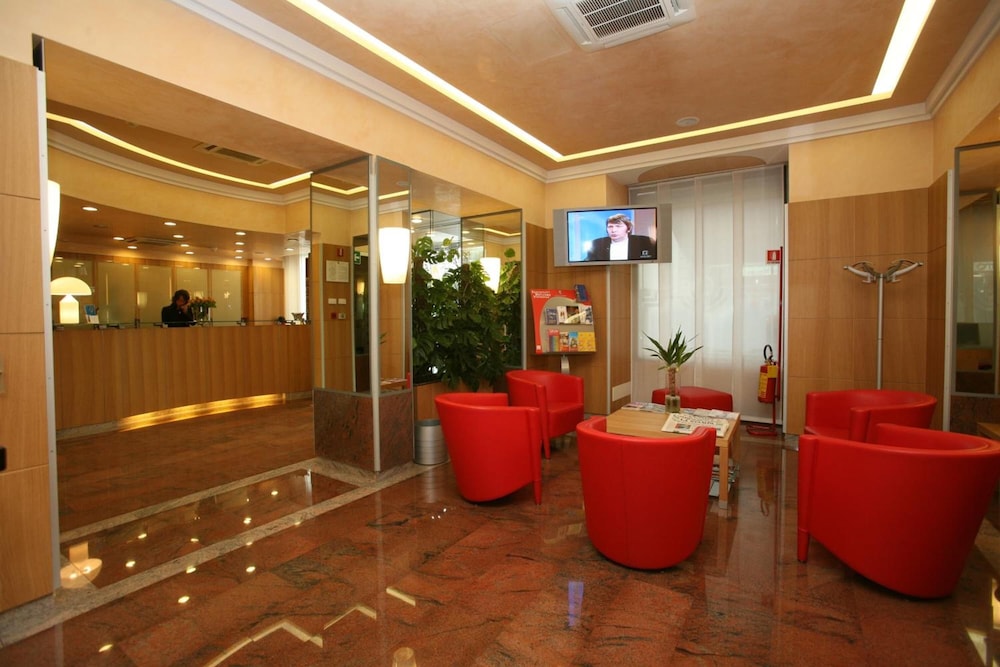 Le Petit Hotel 9/59