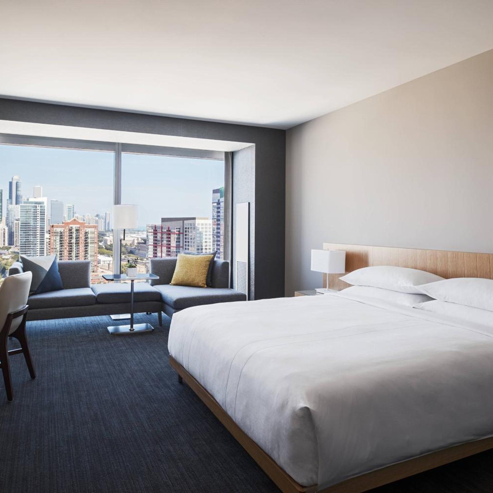 Room, King Bed, Skyline View