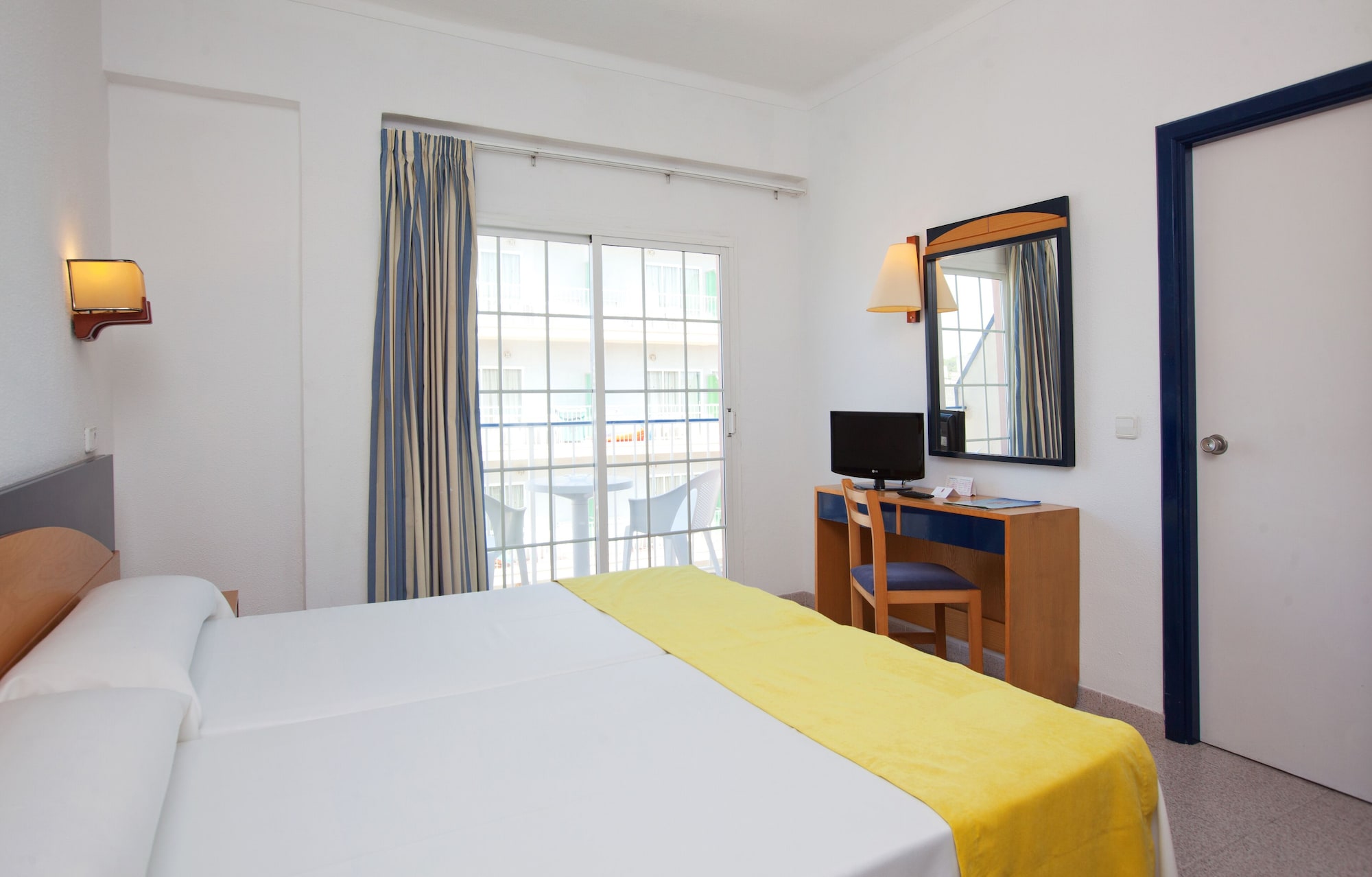 ROOM, SINGLE, DOUBLE BED, BALCONY