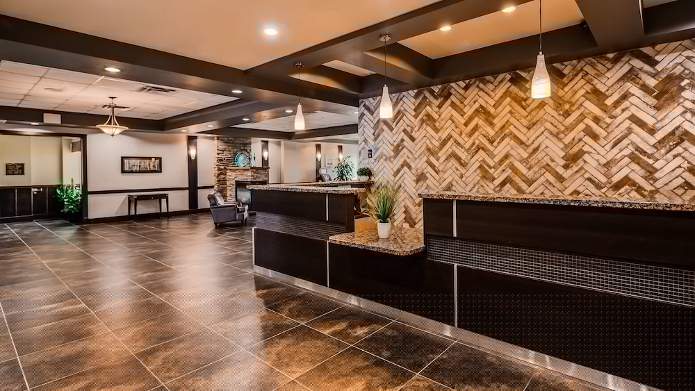 Best Western Plus Chocolate Lake Hotel 4/80