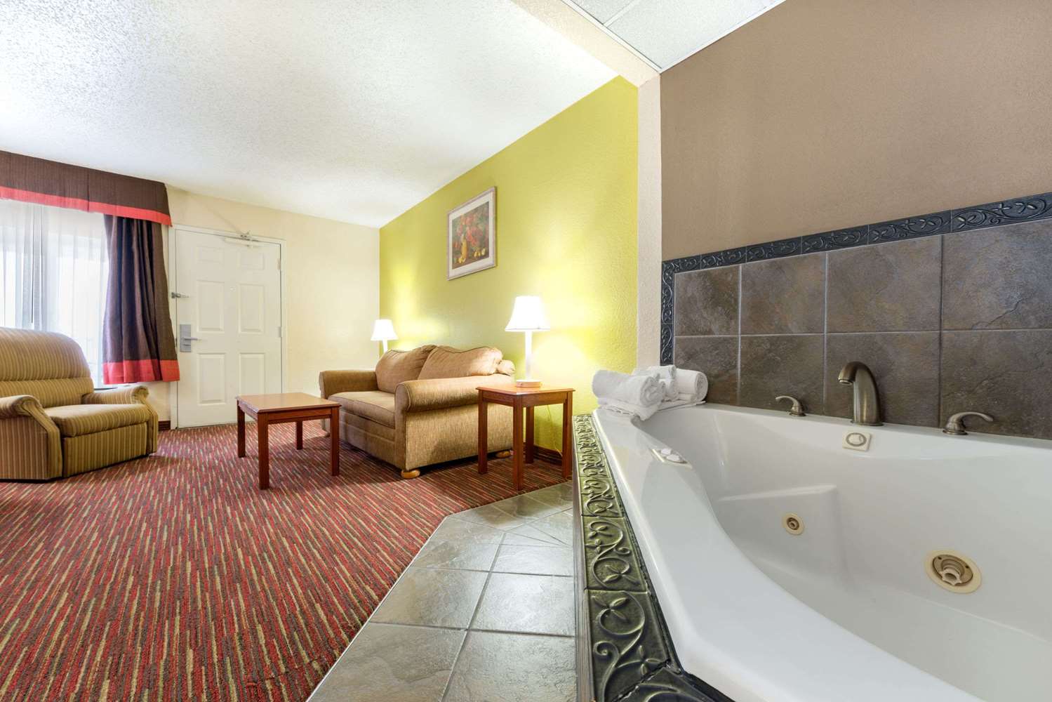 Baymont By Wyndham Louisville East 38/38