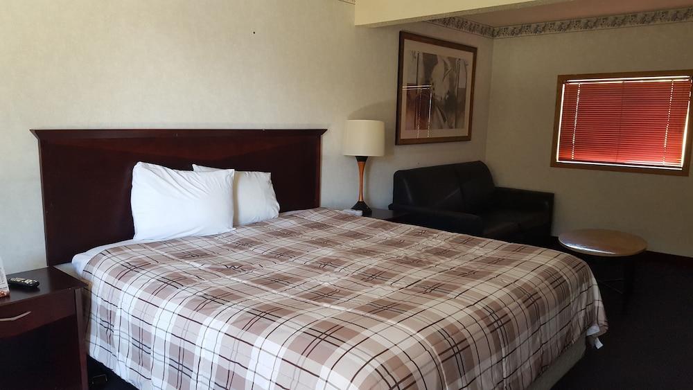 Richland Inn And Suites 16/32