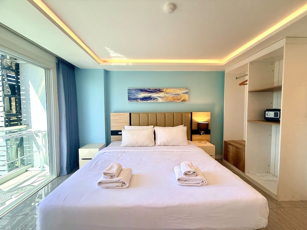 HT9 HOTEL 10/36