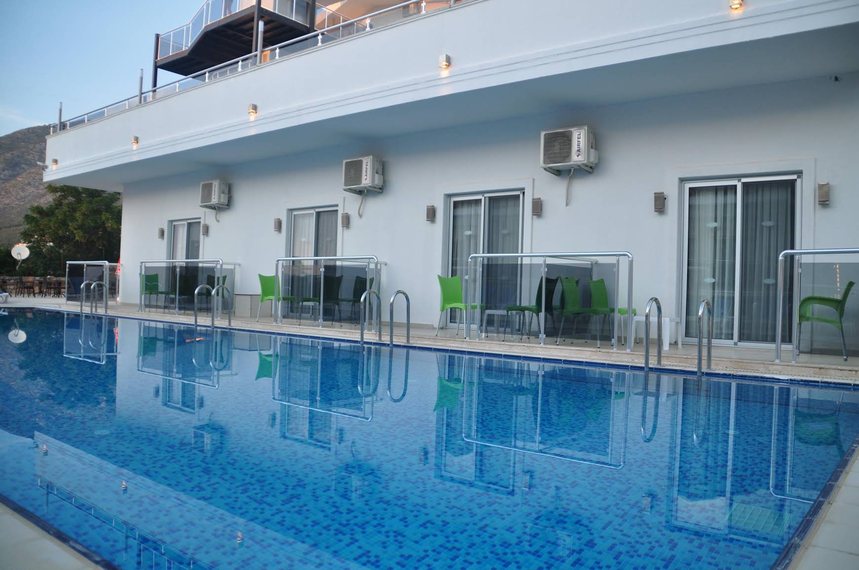 Sunshine Holiday Resort 8/66
