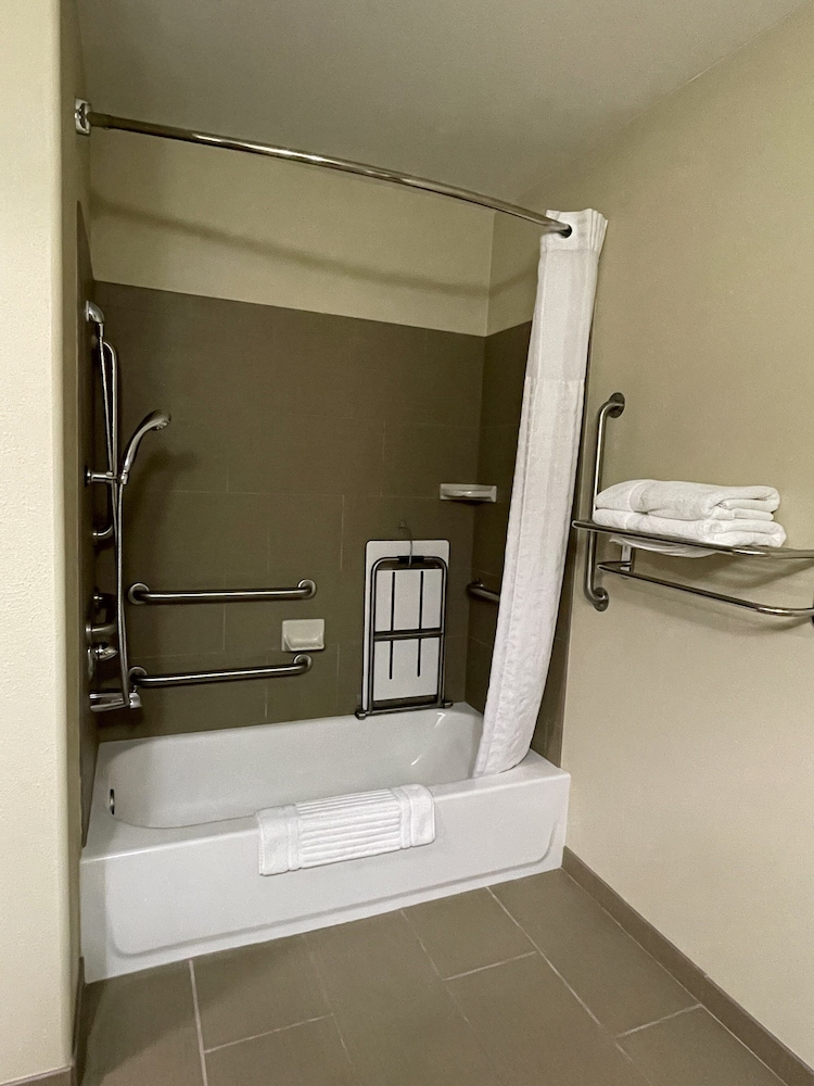 Comfort Inn & Suites Ponca City Near Marland Mansion 36/38