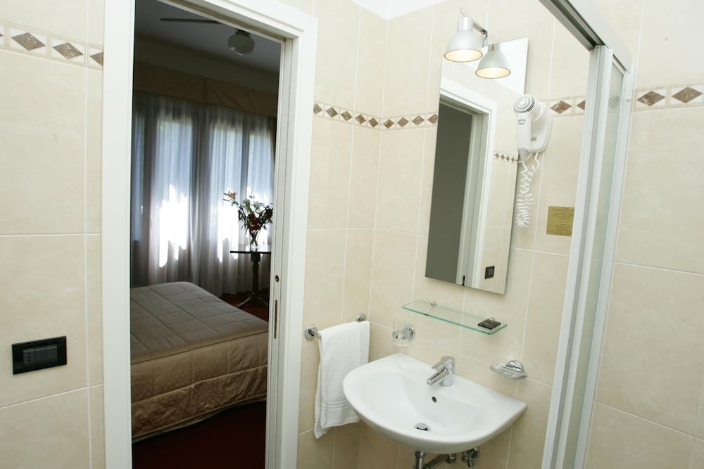 Hotel Cristallo 48/50
