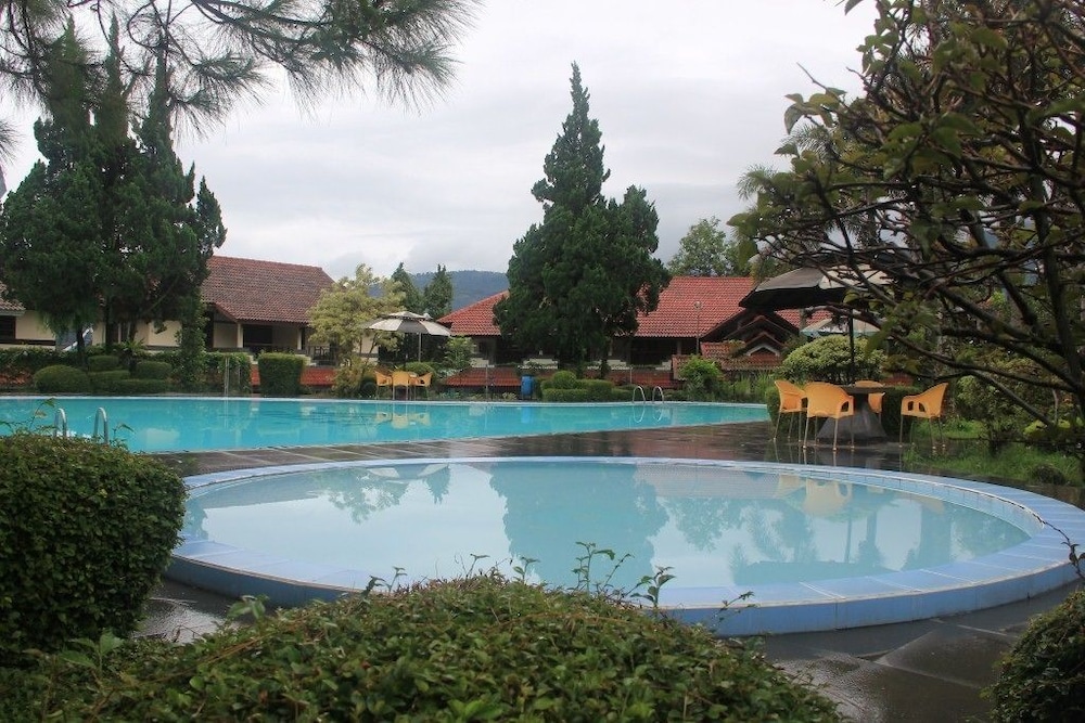 Parama Hotel Puncak 17/23