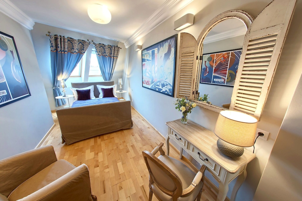 Sleepwalker Boutique Suites 50/79