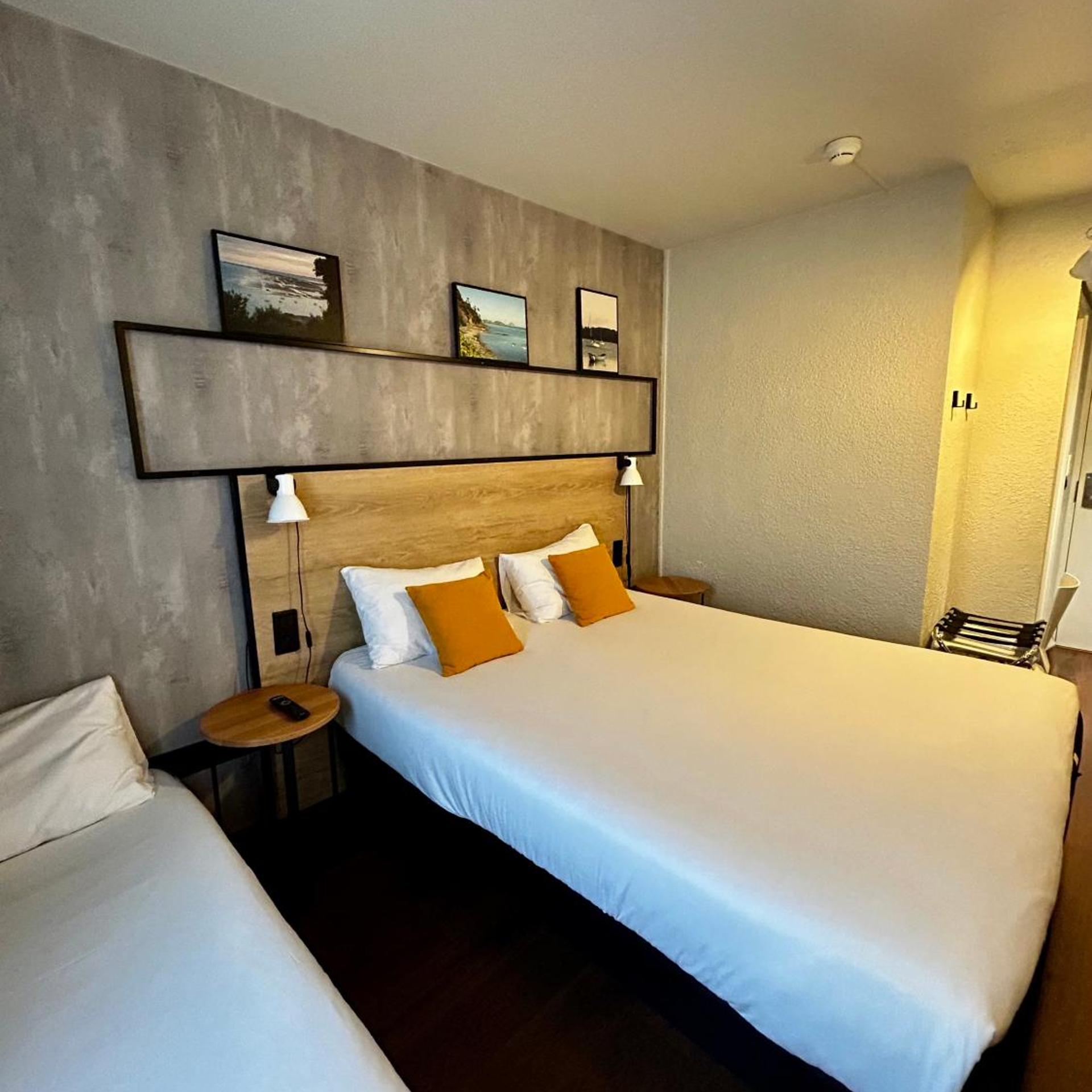 Room, Triple, 1 Double and 1 Single Bed, Ibis St Malo La Madeleine 4/10