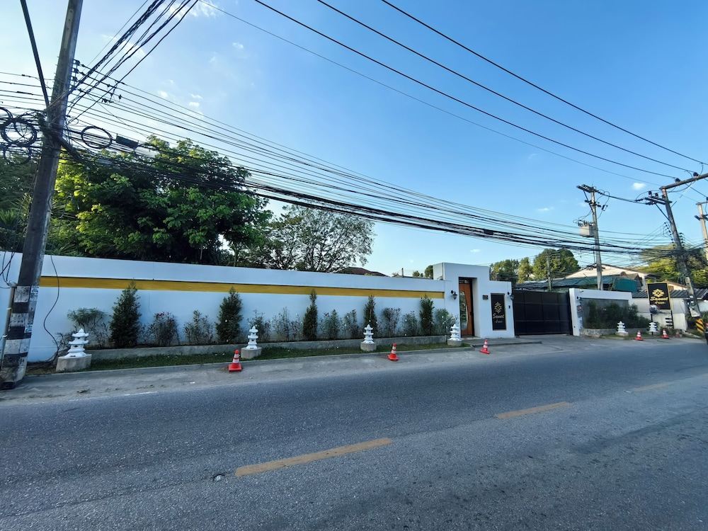 Sannot Riverside Boutique Hotel 60/71