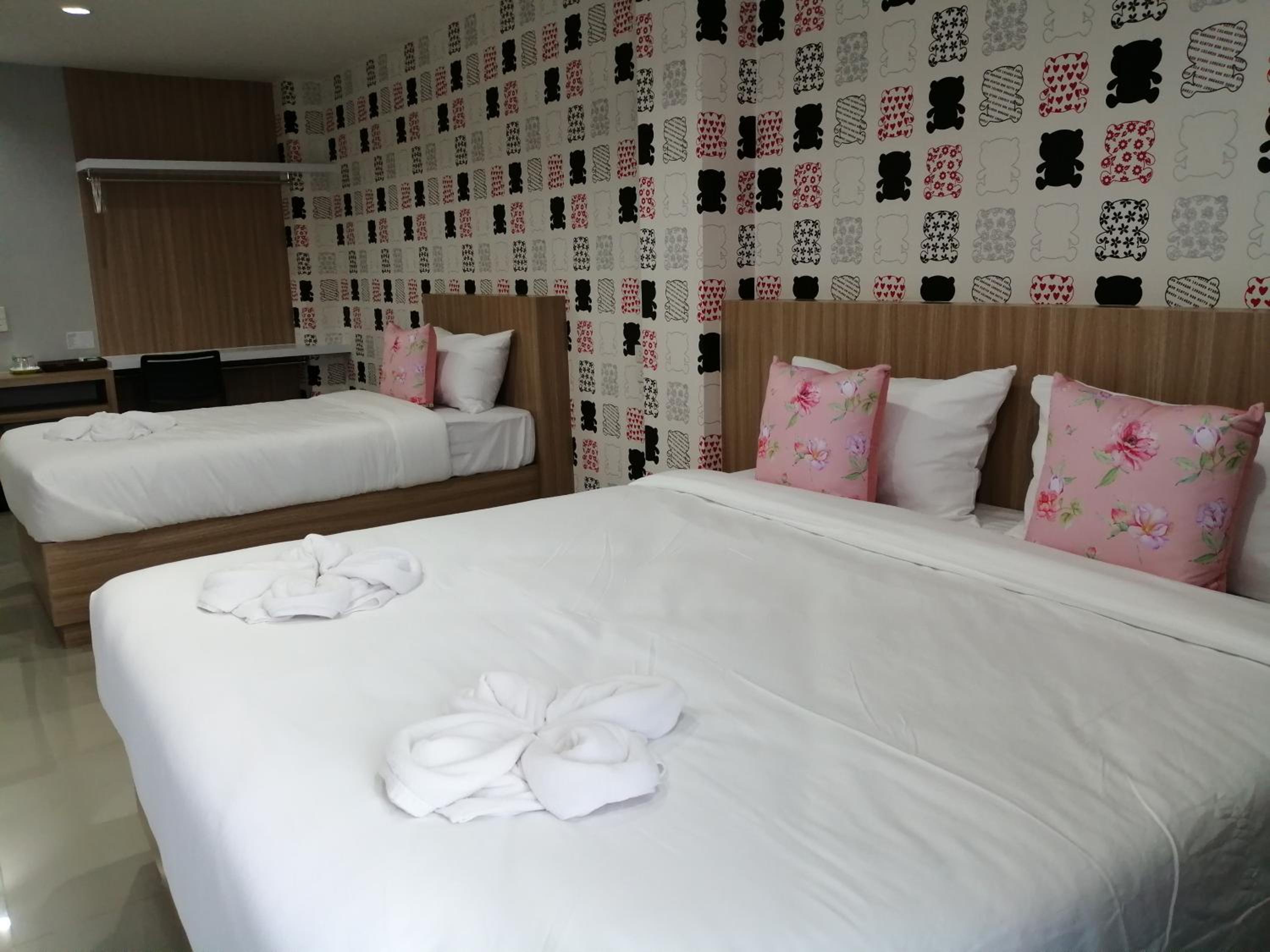 The Like hotel 18/25