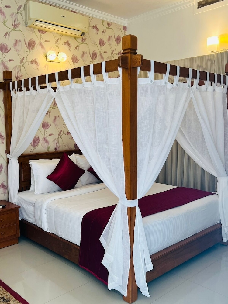 The Fog Munnar Resorts And Spa 21/55