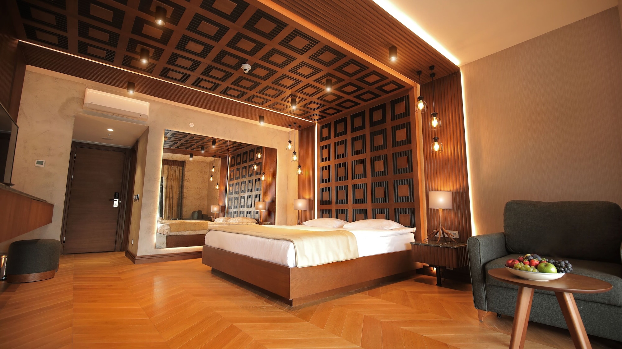 Deluxe, Murphy Bed, Balcony