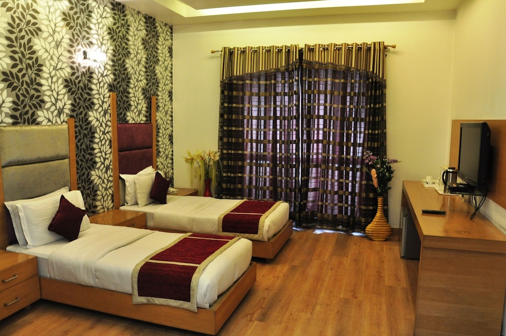 Hari S Court Hotel Delhi 15/45