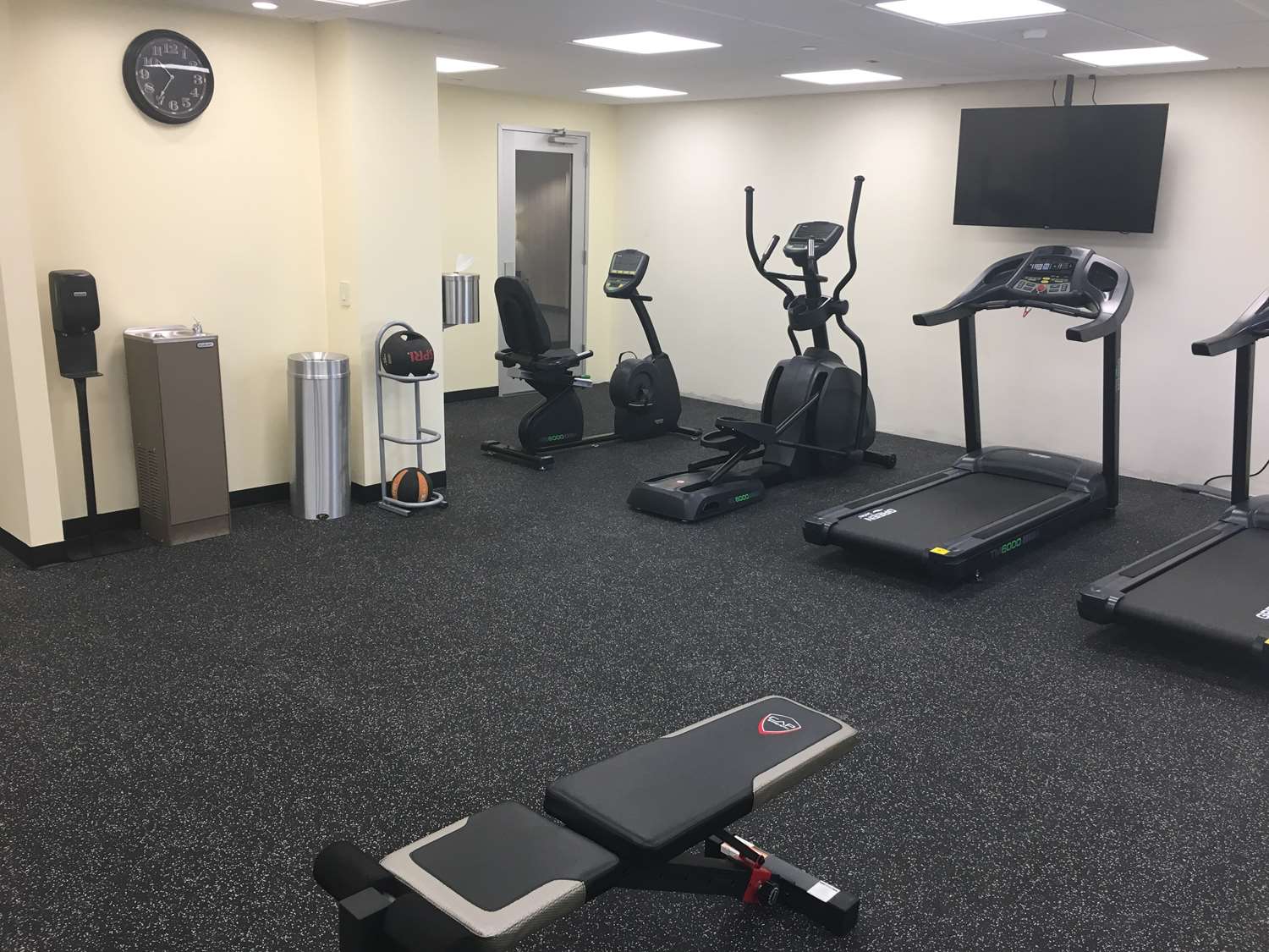 Best Western Plus Arrowhead Hotel 23/41