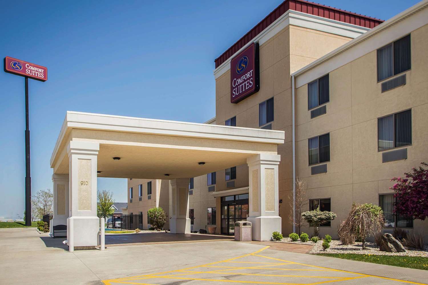 Comfort Suites Bloomington I-55 And I-74 21/25