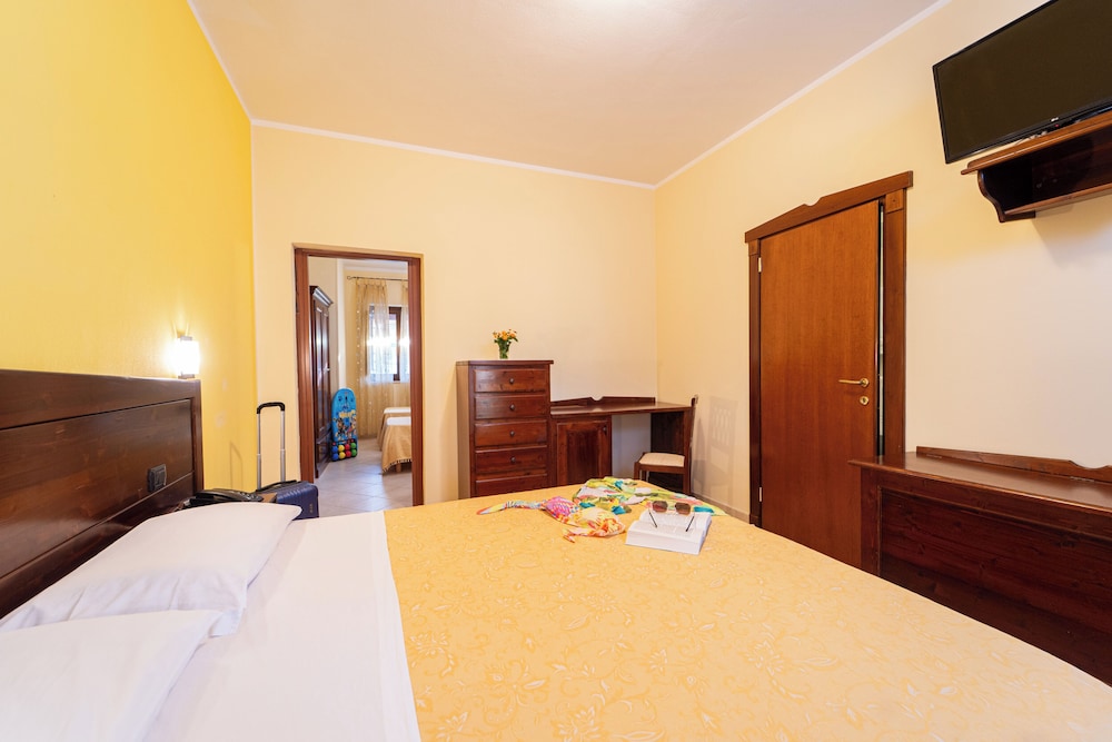 2 BEDROOMS, FAMILY