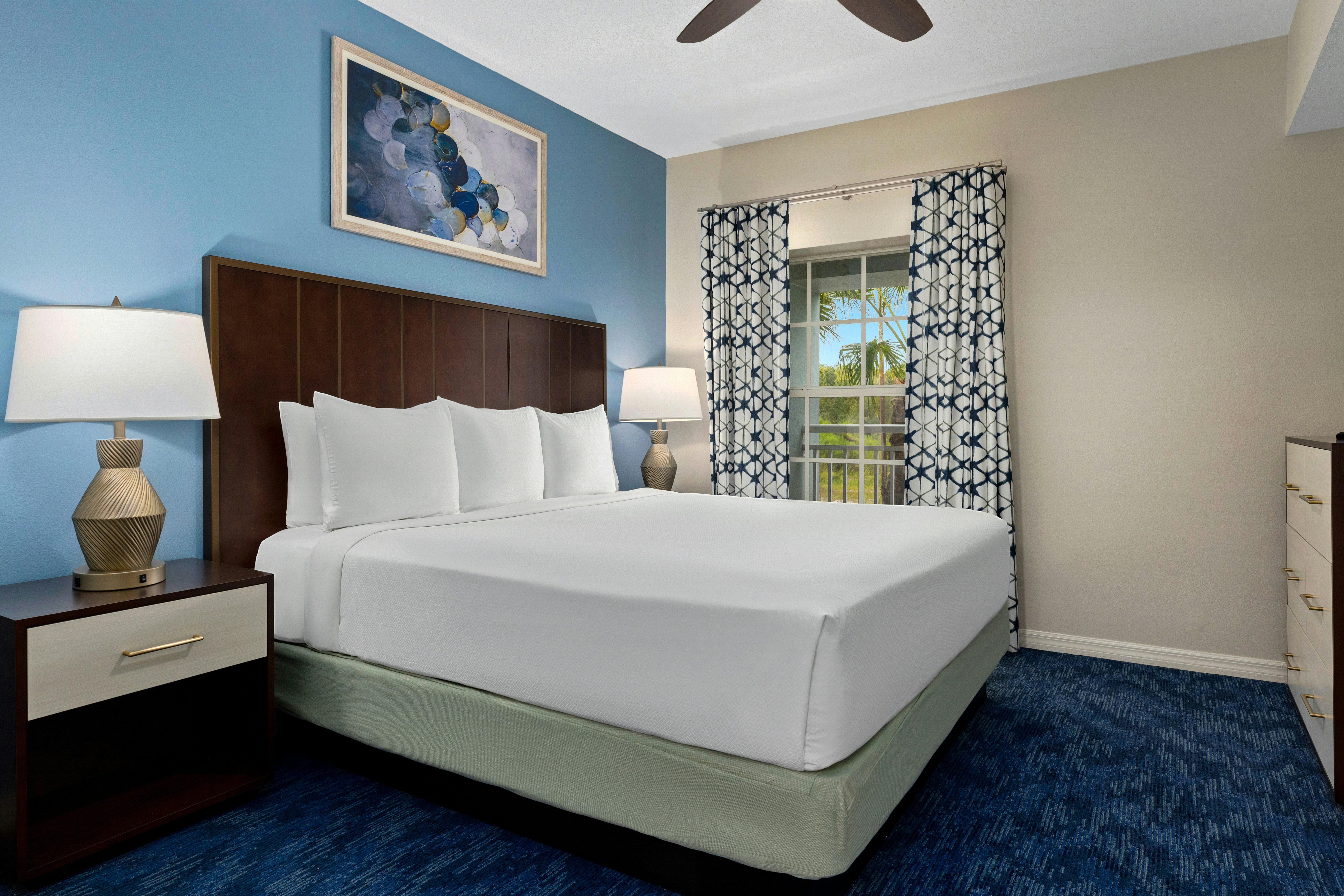 1 BEDROOM, SUITE