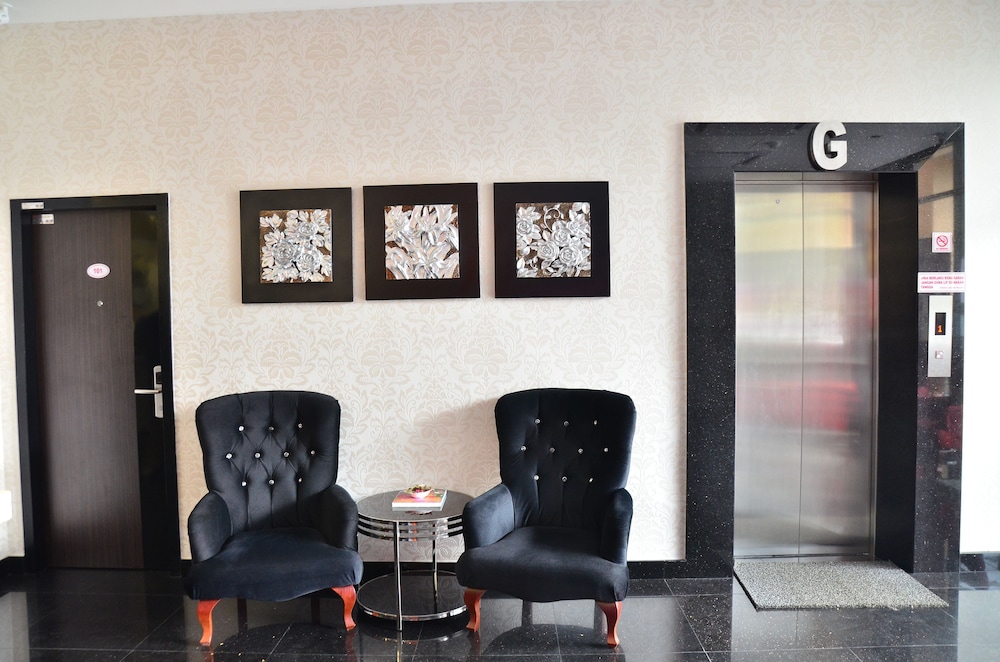 D'metro Hotel 55/61