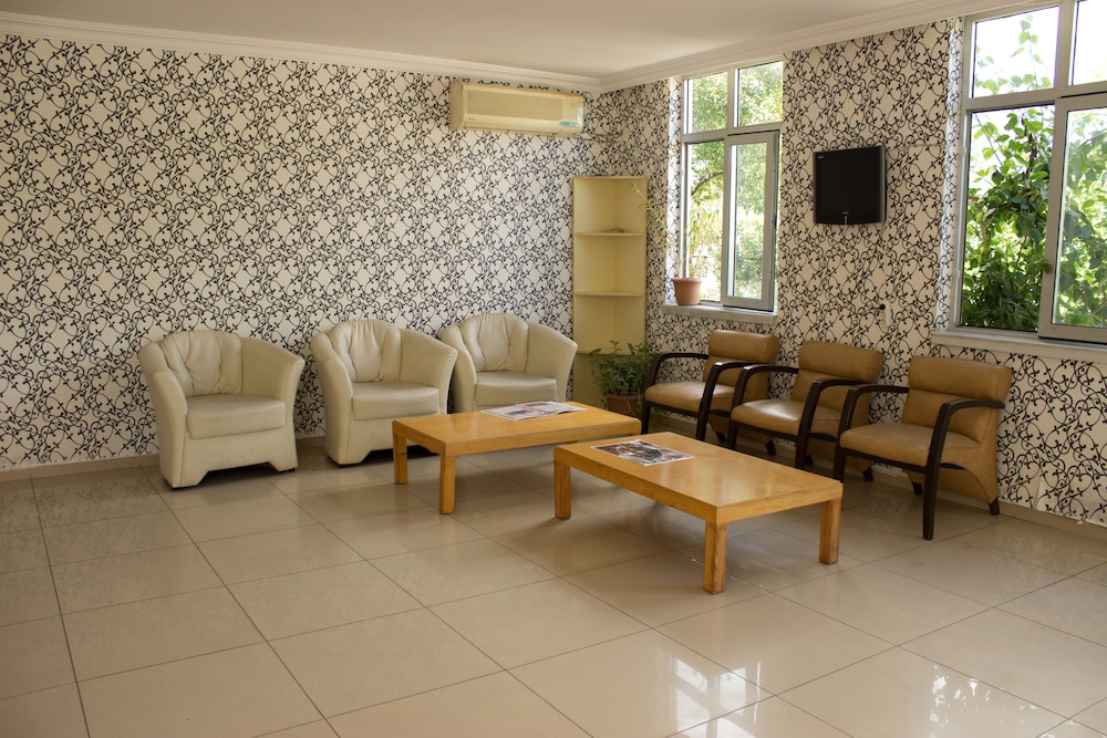 Ares Hotels 20/33