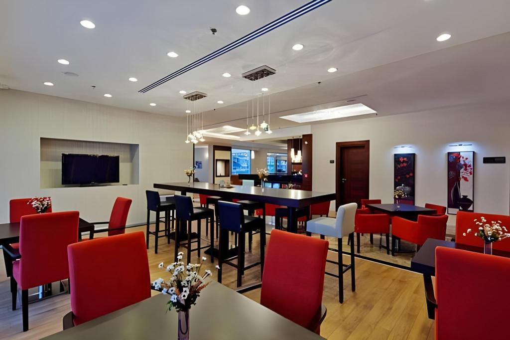 restaurant cafeteria