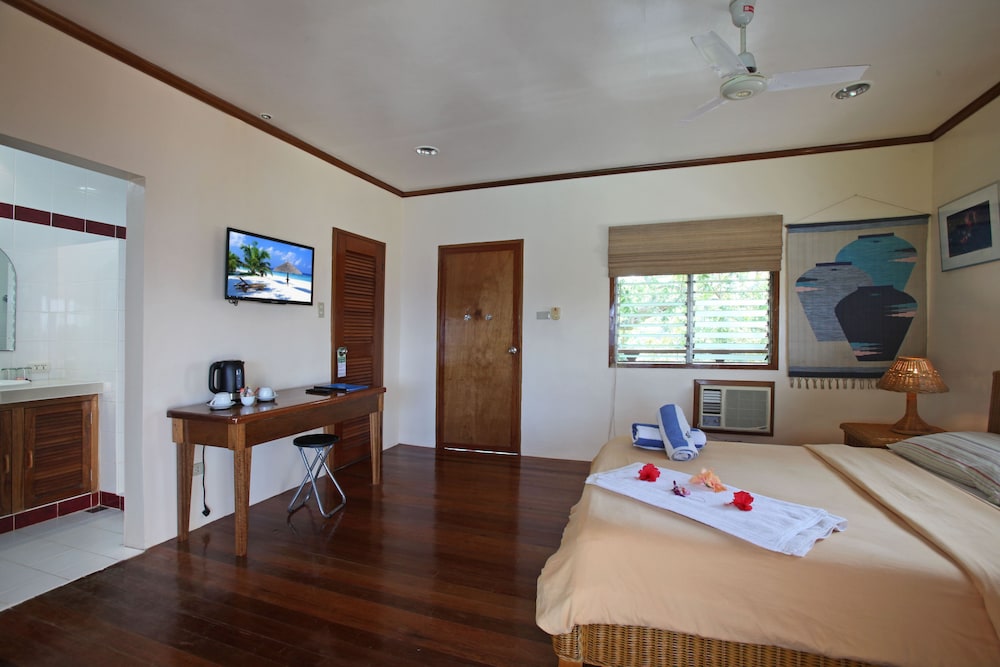 El Galleon Beach Resort Asia Divers 49/68