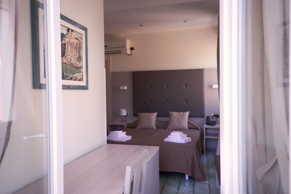 Hotel La Villa Degli Argentieri 42/62