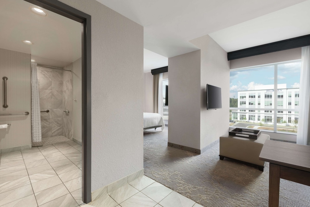 Embassy Suites by Hilton Charlotte Ayrsley 18/53