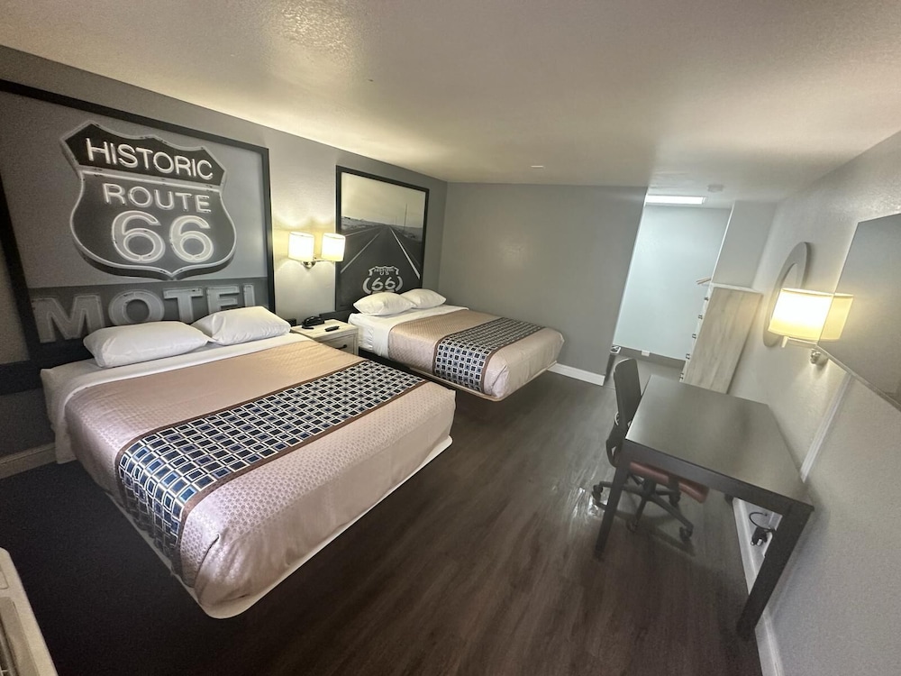 STANDARD, 2 QUEEN BEDS