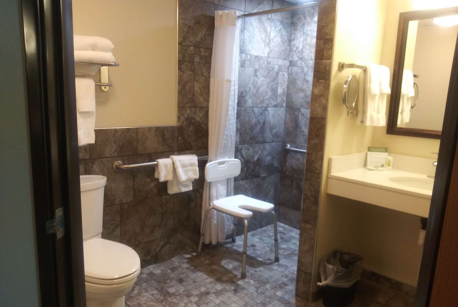 Americinn By Wyndham Red Wing 14/15