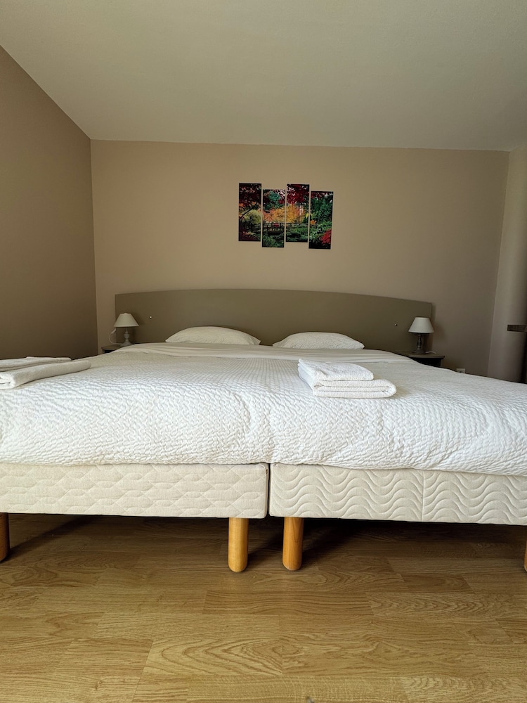 HOTEL LA METAIRIE 33/72