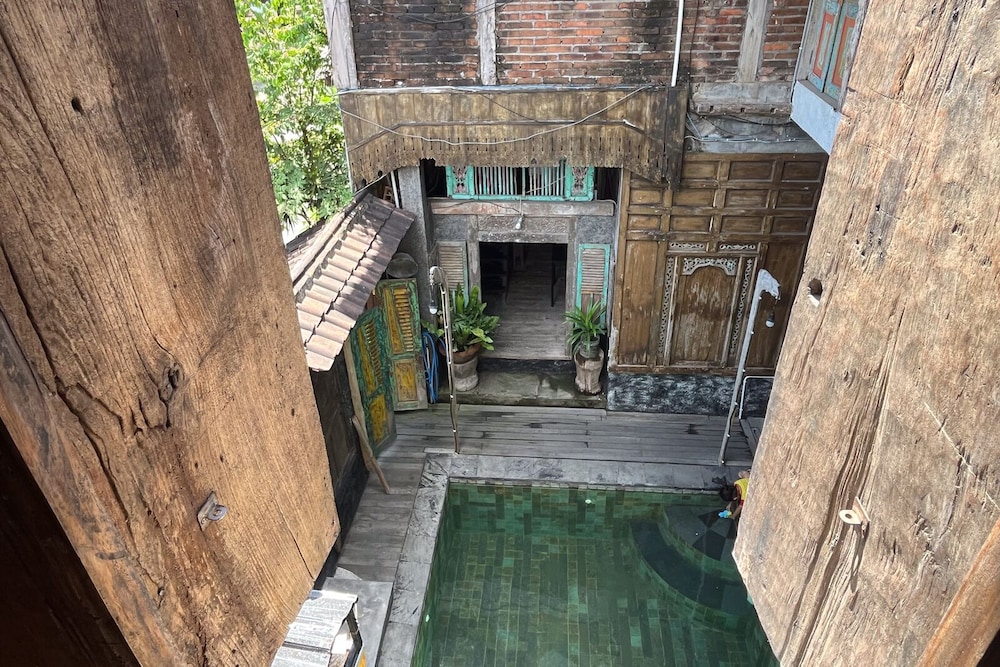 Twospaces Living At Bunga Desa 27/50