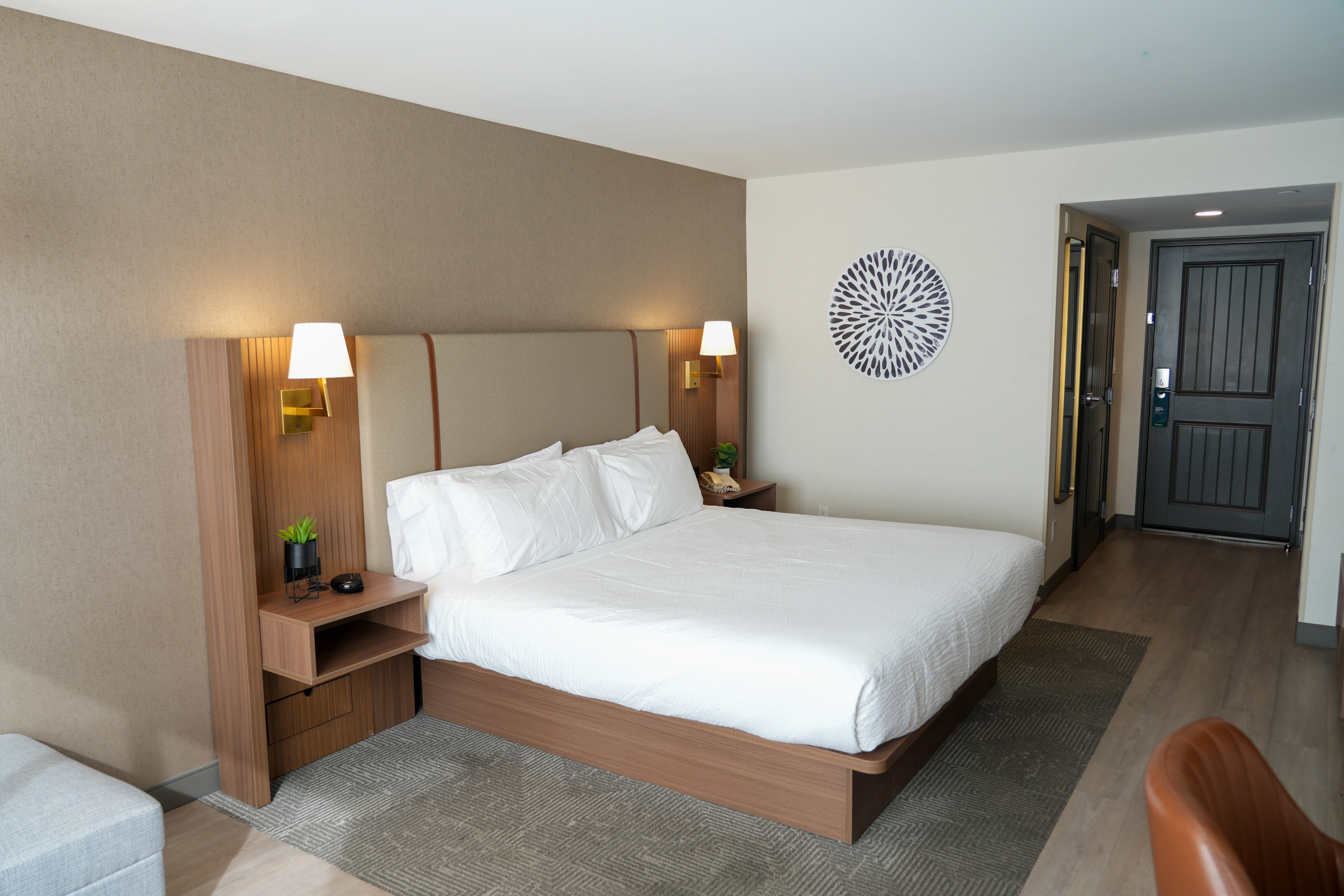 Holiday Inn & Suites Phoenix Airport 25/79