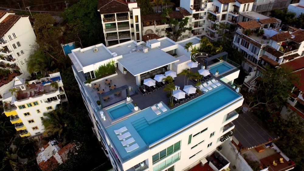 D Terrace Luxury Residences 2/50