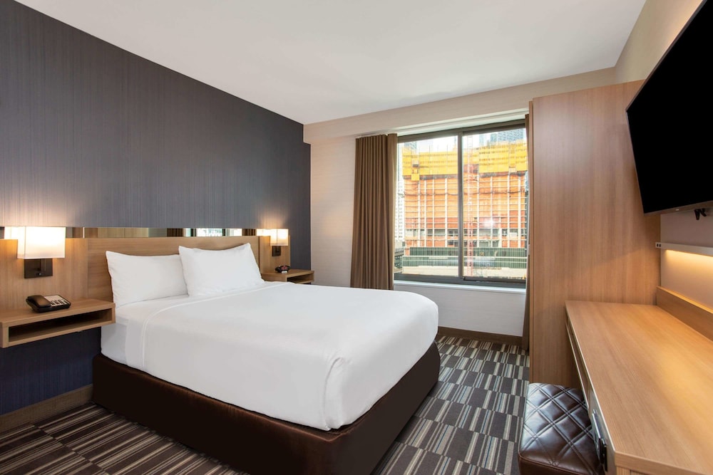 Microtel Inn By Wyndham Long Island City 20/60