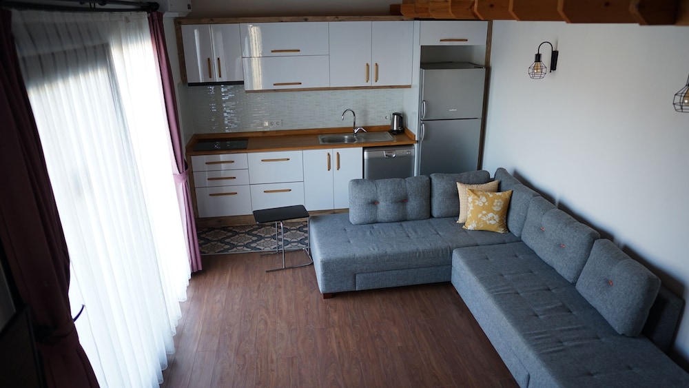 Karyada Hotel 27/50