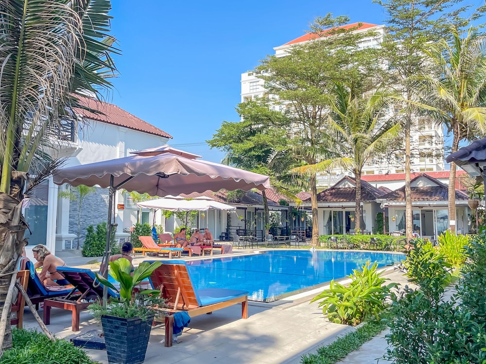 Sea Breeze Resort 46/50