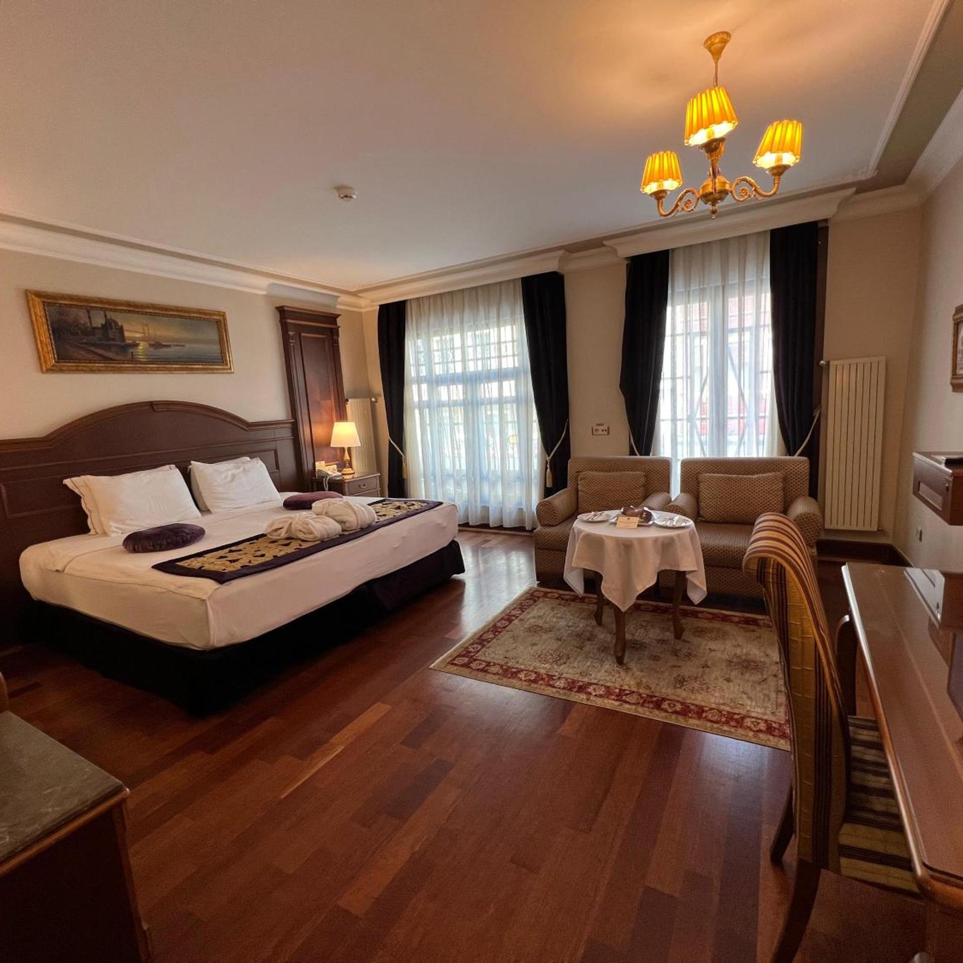 2 Bedrooms, Suite