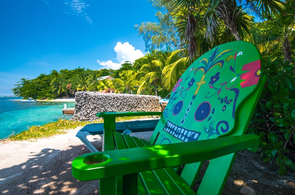 Las Rocas Resort And Dive Center 49/63