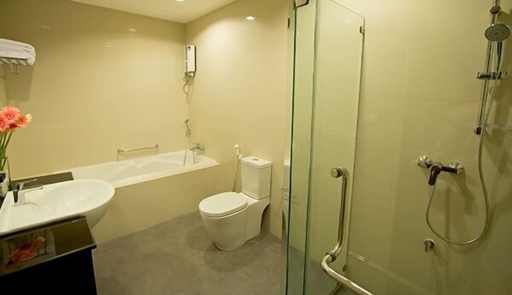 The Grand Wipanan Residence 24/26