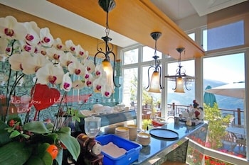 Jun Yue Hanging Garden Resort 27/29