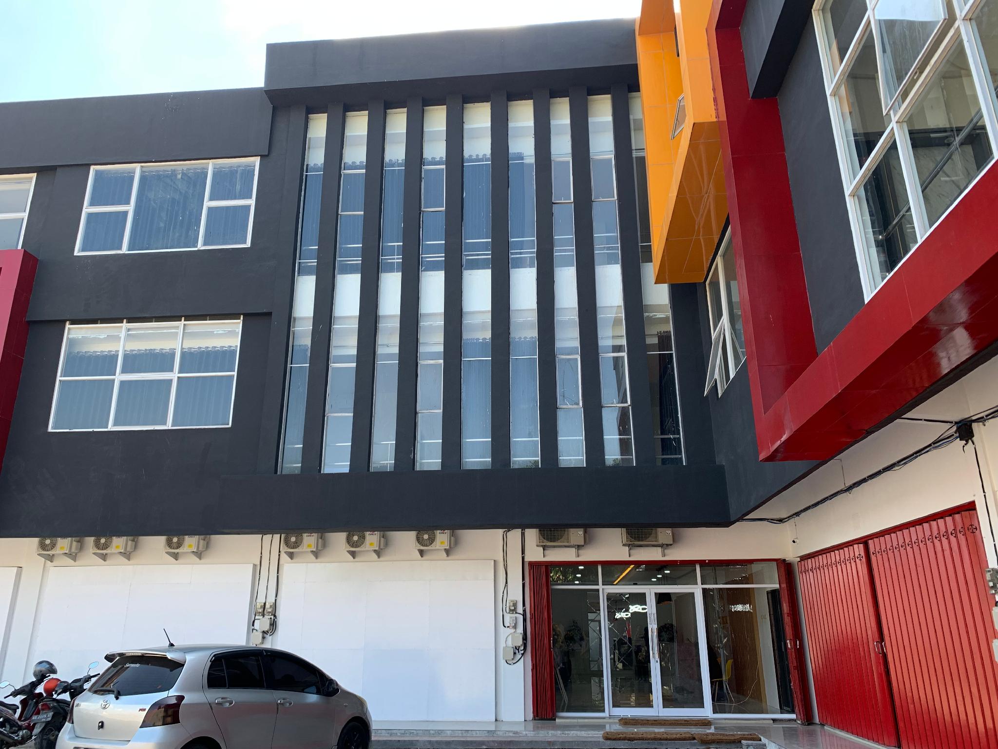 Hotel Gayatri Solo 2/19