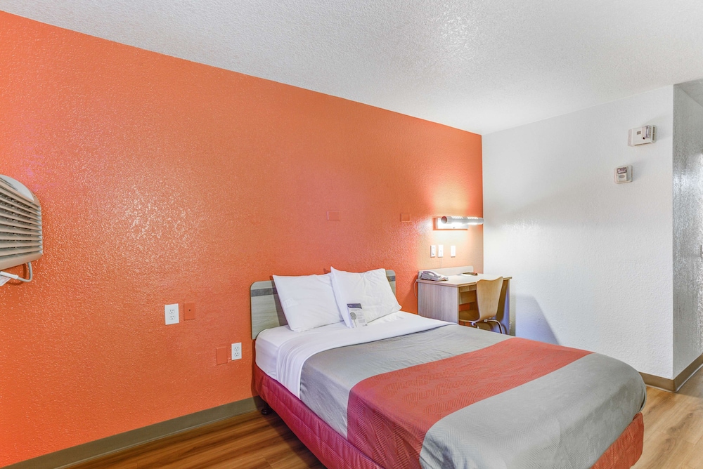 Motel6 Portland, OR - Tigard West 36/49