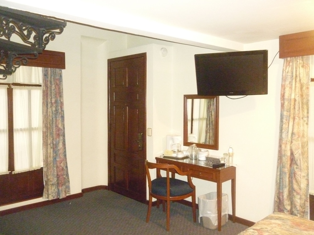 Hotel Hacienda de los Angeles 26/31